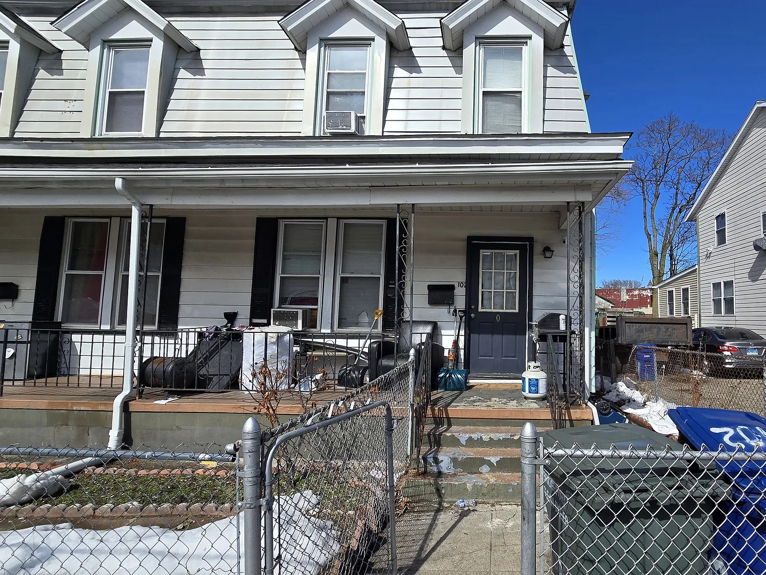 4 bed, 1.5 bath, 1552 sqft, $3,000 — Photo 1