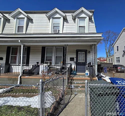 102 Hanover St Photo 1