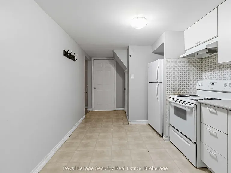 3372 Fellmore Dr #BASEMENT — Photo 15