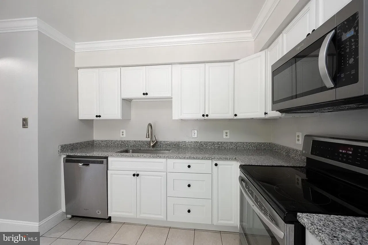 4 bed, 2016 sqft, $3,200 — Photo 3