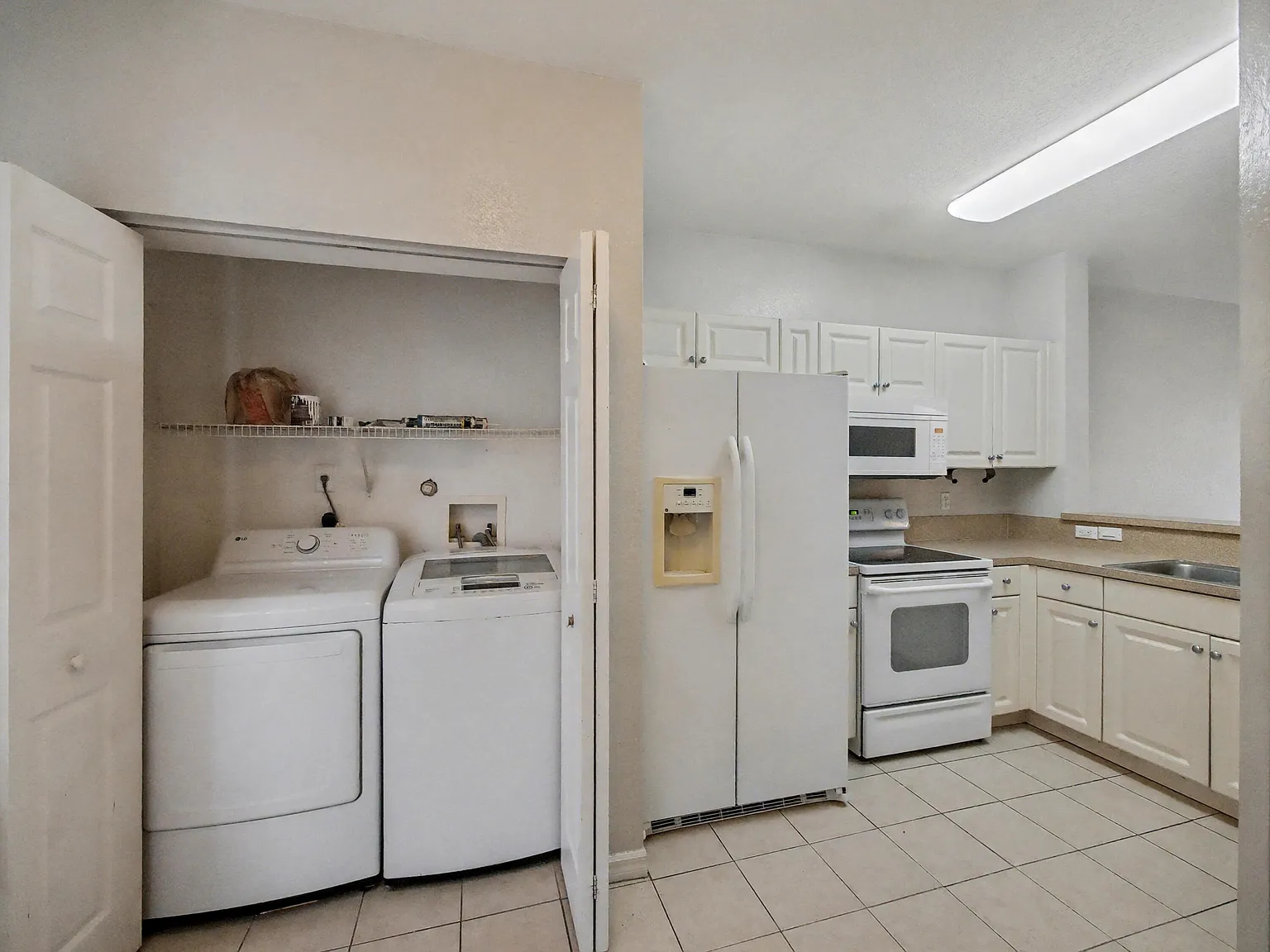 2 bed, 2.5 bath, 1227 sqft, $1,850 — Photo 4