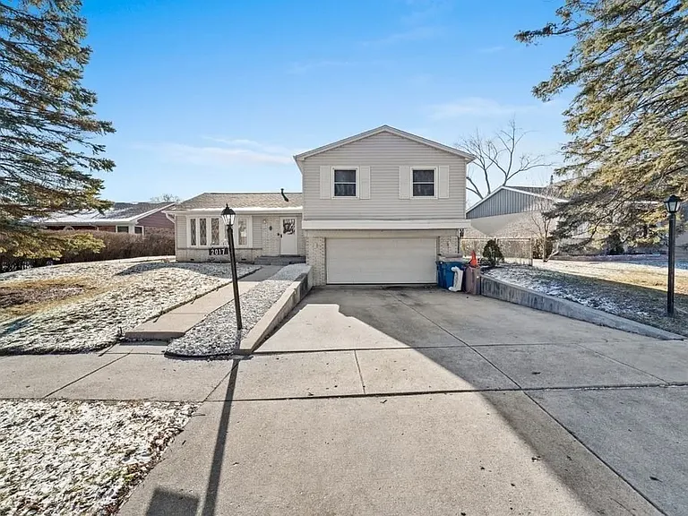 2017 E Seneca Ln — Photo 1