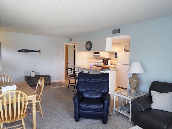 3rd image of 200 Palm Dr #43-1