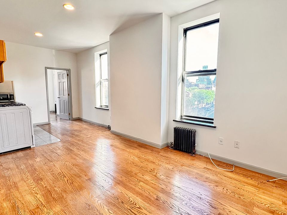 1st image of 120 E 1st St APT 9