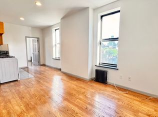 120 E 1st St APT 9, New York, NY 10009