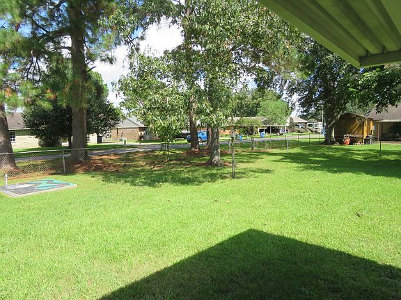 Spacious back yard