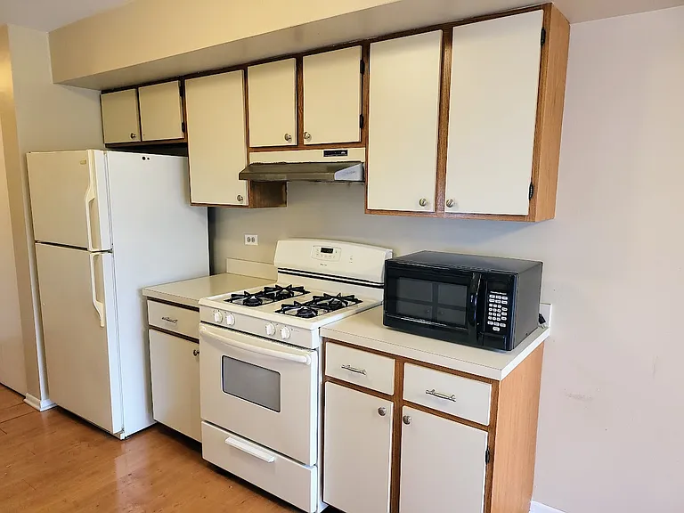 216 Ivy Ct — Photo 8