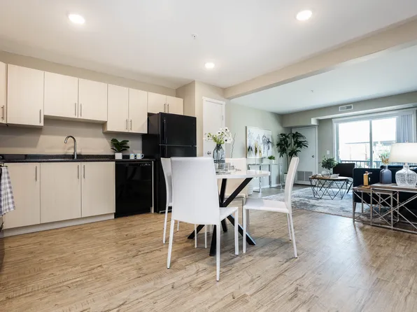 Selkirk Meadows, 1027B Manitoba Ave, Selkirk, MB R1A 0Y6