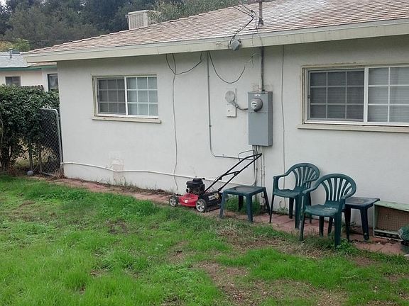 2nd image of 260 E 45th St