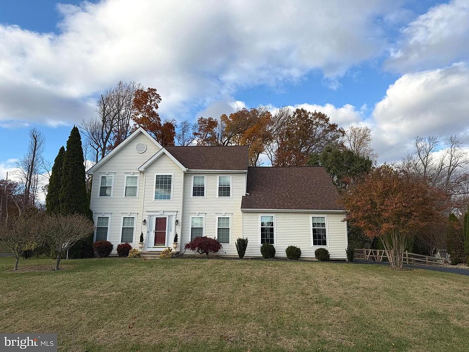 1st image of 52 Eaton Pl