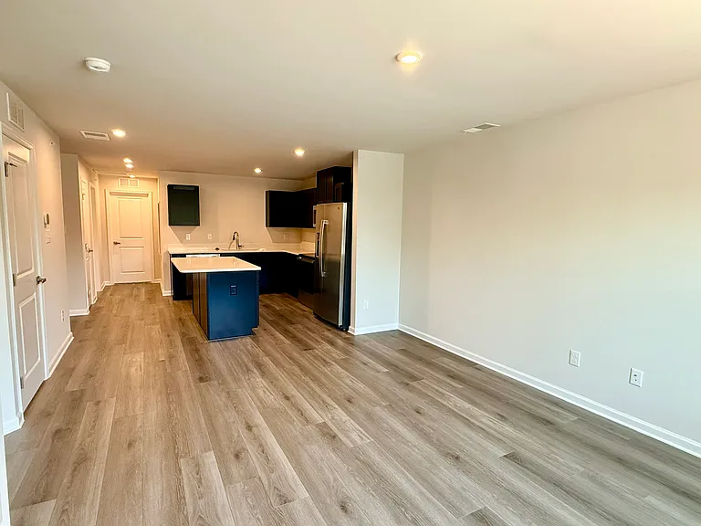 3811 Powell Rd — Photo 4