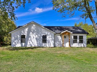 417 E College St, Aurora, MO 65605