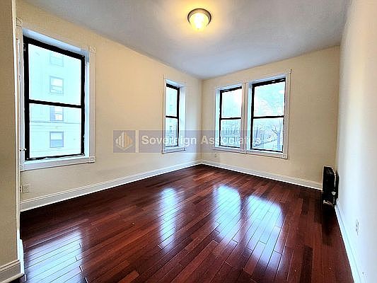 5th image of 300 Fort Washington Ave #2/2