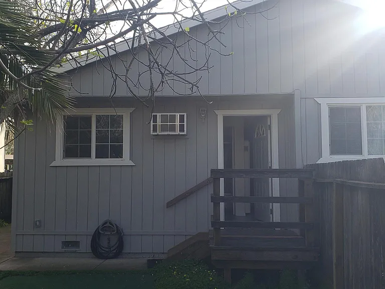 1482 Ash St — Photo 1