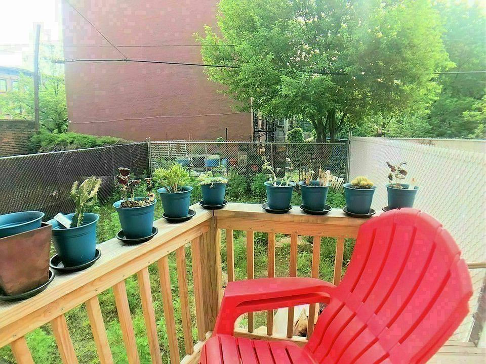1st image of 347 Franklin Ave #1R