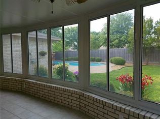 1012 Holly Hill Ct, Arlington, TX 76014