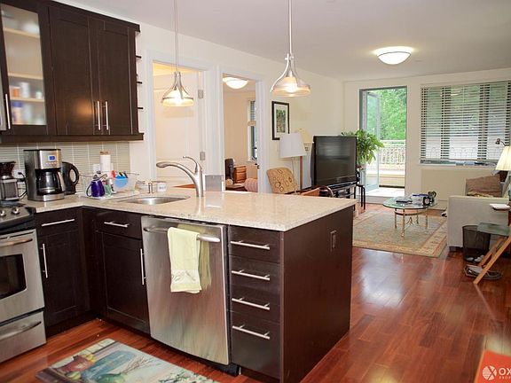 2nd image of 8330 Kew Gardens Rd APT 3D