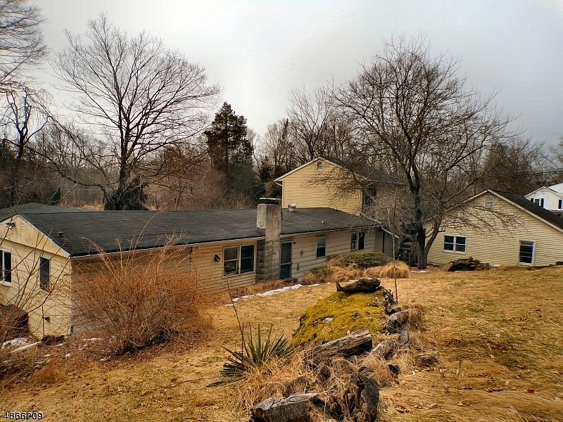 2nd image of 81 Sunset Lake Rd