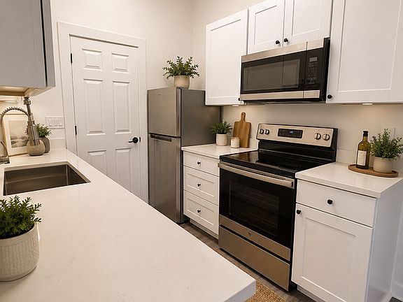 3rd image of 1223 W Nickerson St APT 3A