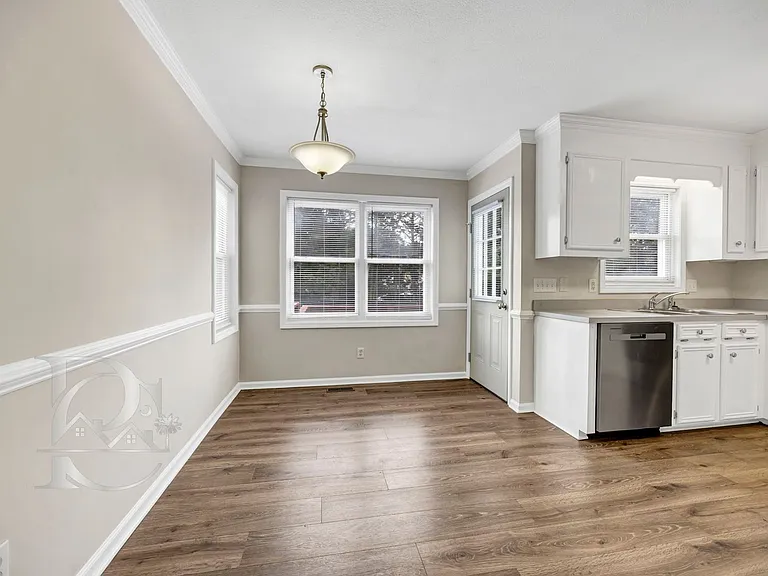 232 Autumnview Ct — Photo 10