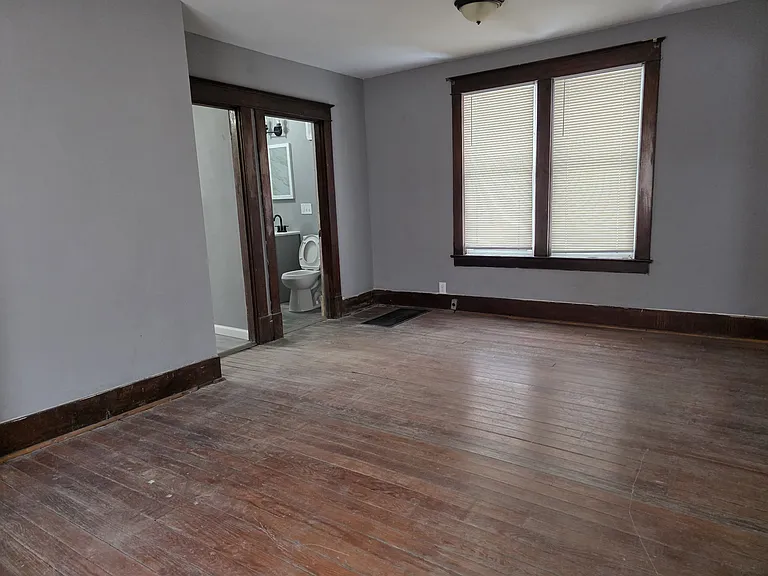 5914 Laura Ave — Photo 9