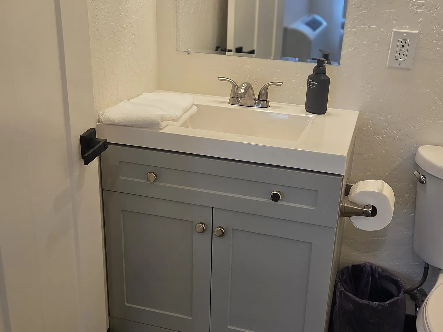 1 bed, 700 sqft, $1,000 — Photo 4
