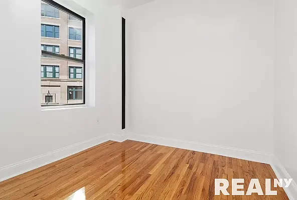Rented by REAL New York | media 3