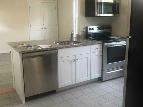 8 Fair St #5, Gloucester, MA 01930