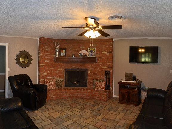 4th image of 224 Cindy Ln
