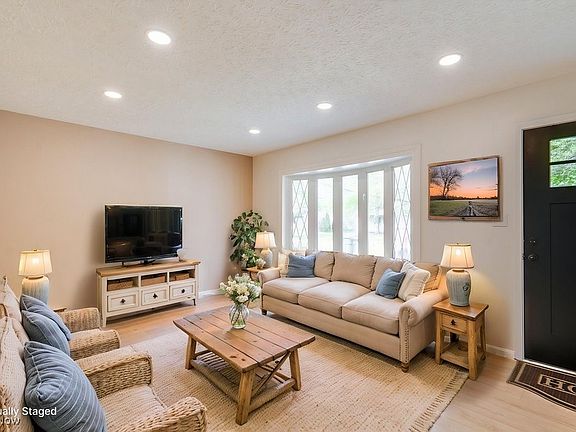 2nd image of 4091 Burton Dr