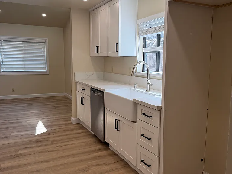1569 Locust St — Photo 18