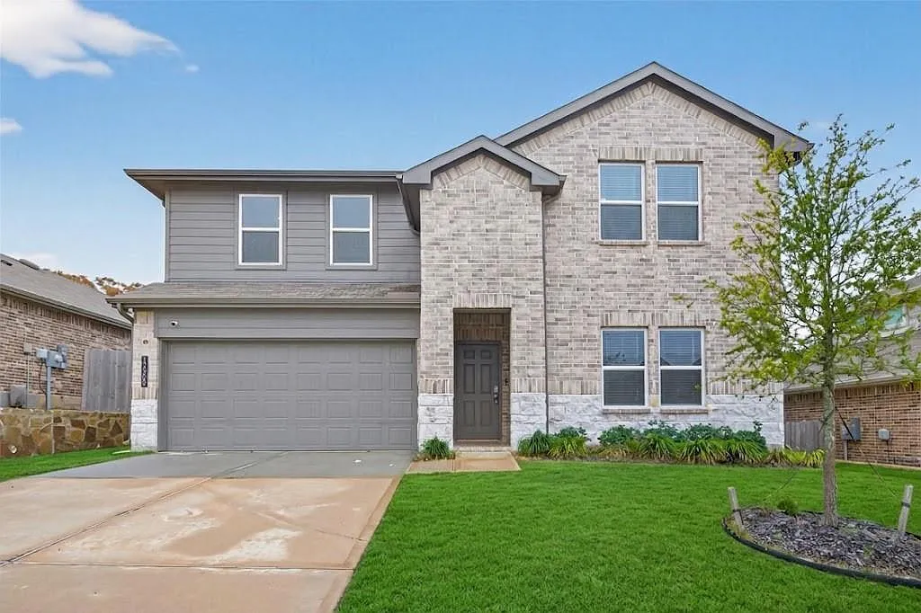 4 bed, 2.5 bath, 3151 sqft, $2,500 — Photo 3