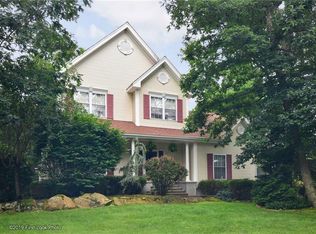 27 S Pond Dr, Coventry, RI 02816