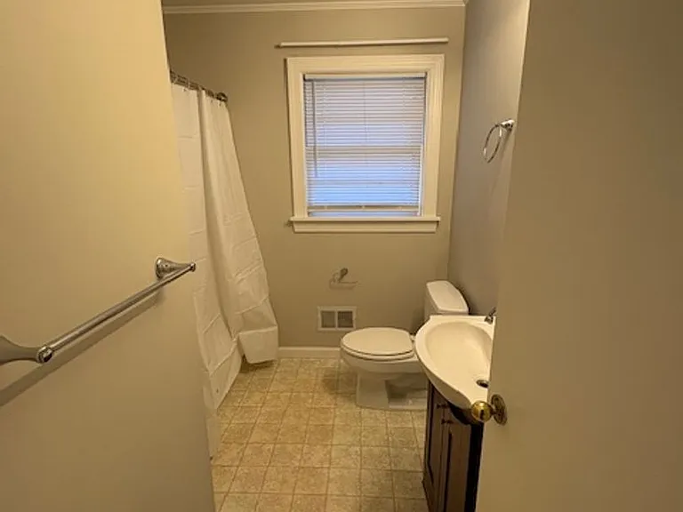 403 Smith Ave #B — Photo 11