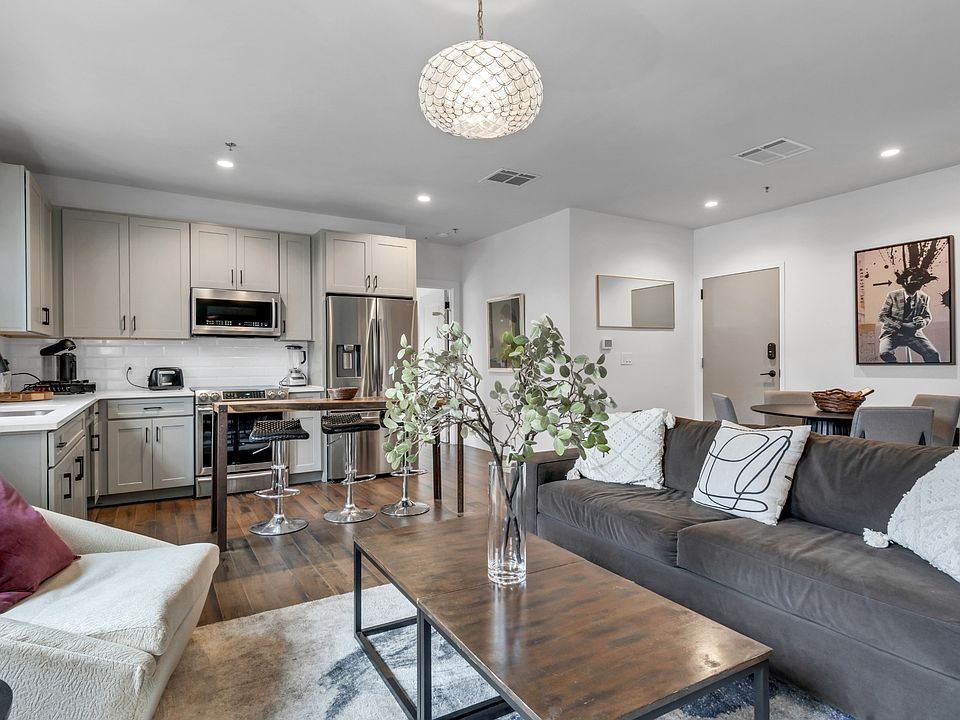 1st image of 612 21st Ave N APT 313