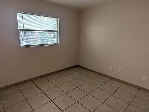 5th image of 1062 Orienta Ave