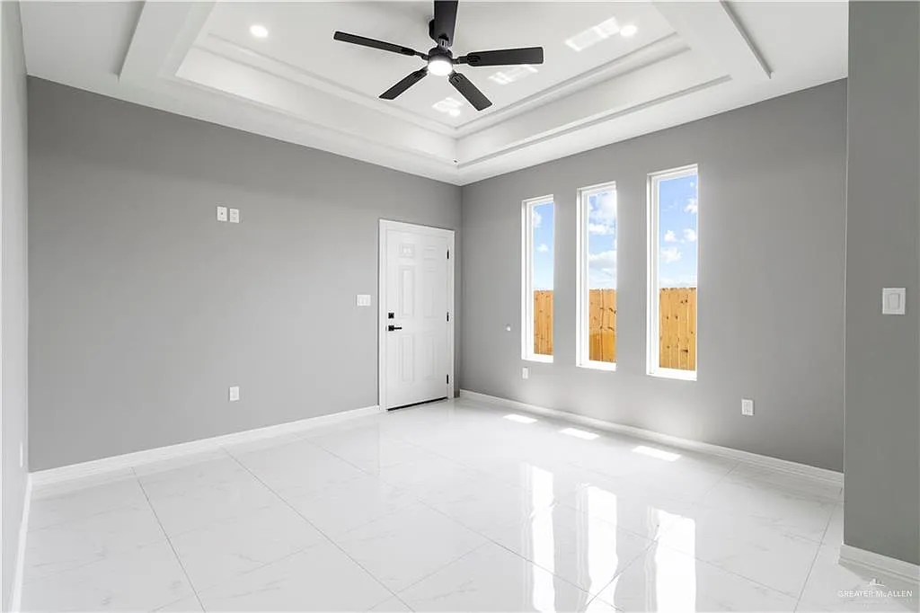 2 bed, 2.0 bath, 3789 sqft, $1,050 — Photo 3