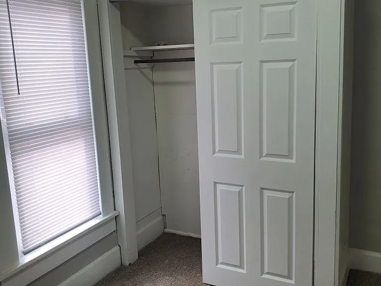 623 W 9th St — Photo 10
