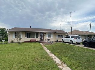 402 S Wyoming St, Plainville, KS 67663