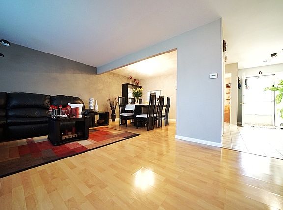 5th image of 1040 Cranbrook Dr