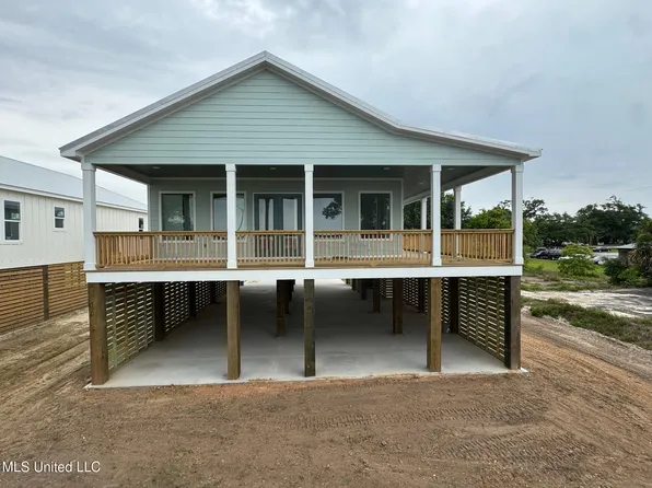 536 Beach Dr, Gulfport, MS 39507