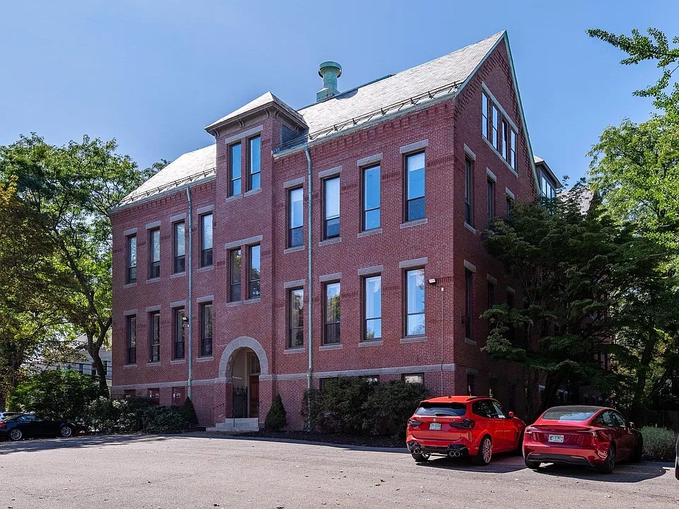 609 State St #1