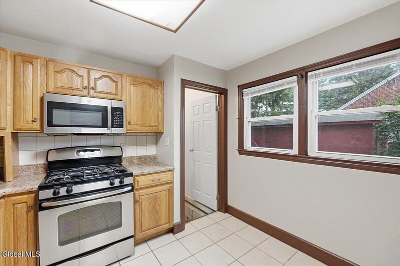 4th image of 1207 Sumner Avenue