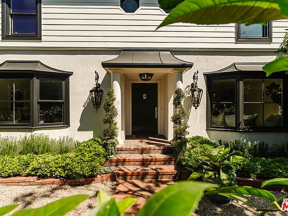 2nd image of 1130 Sierra Alta Way
