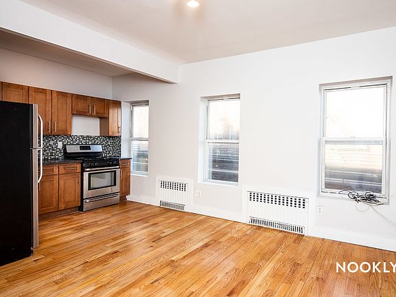 3rd image of 354 Broadway #4