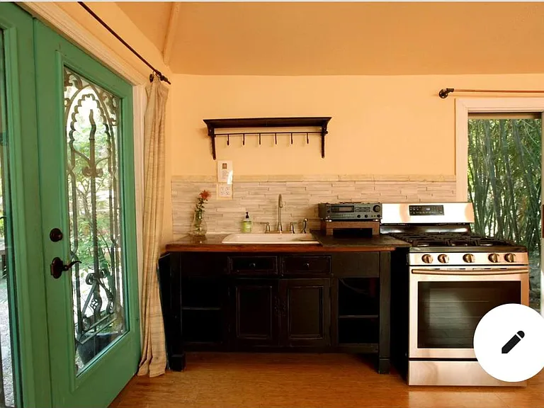 2376 Old Topanga Canyon Rd — Photo 17