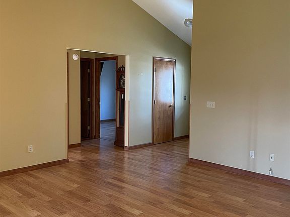 5th image of 607 Hurstland Ct