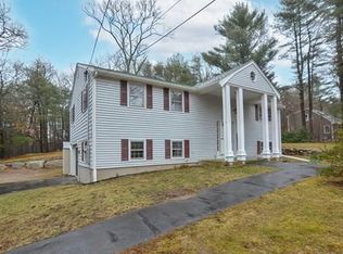 12 Walnut St, Foxboro, MA 02035