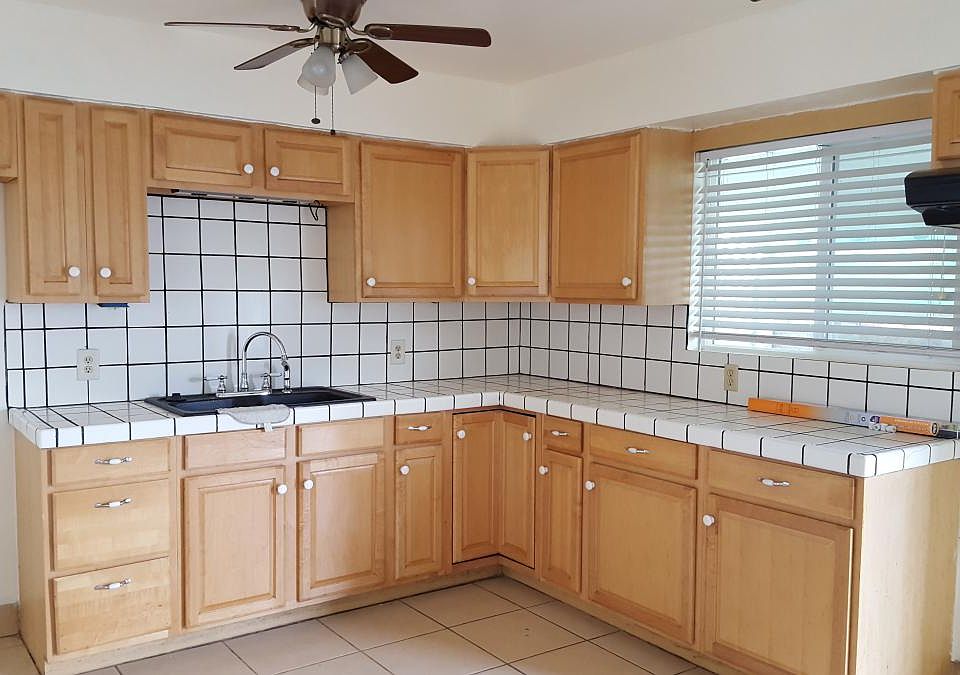 2nd image of 603 Lark Pl