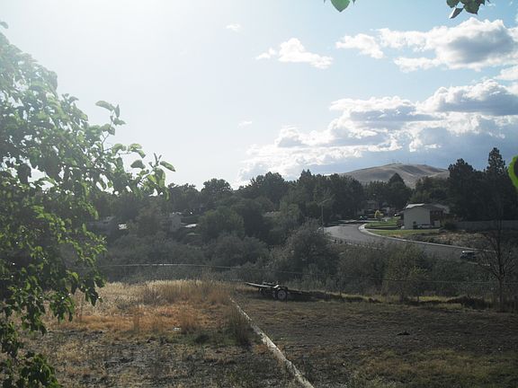3rd image of 1514 Naches Ave
